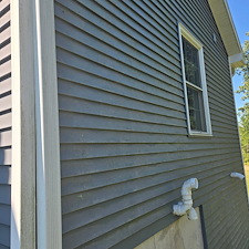 Superior-quality-house-and-garage-washing-in-Battle-Creek 0